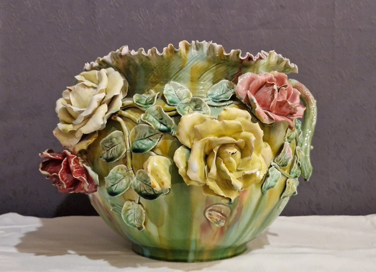 Grand cache-pot en barbotine majolique – Époque Art Nouveau 