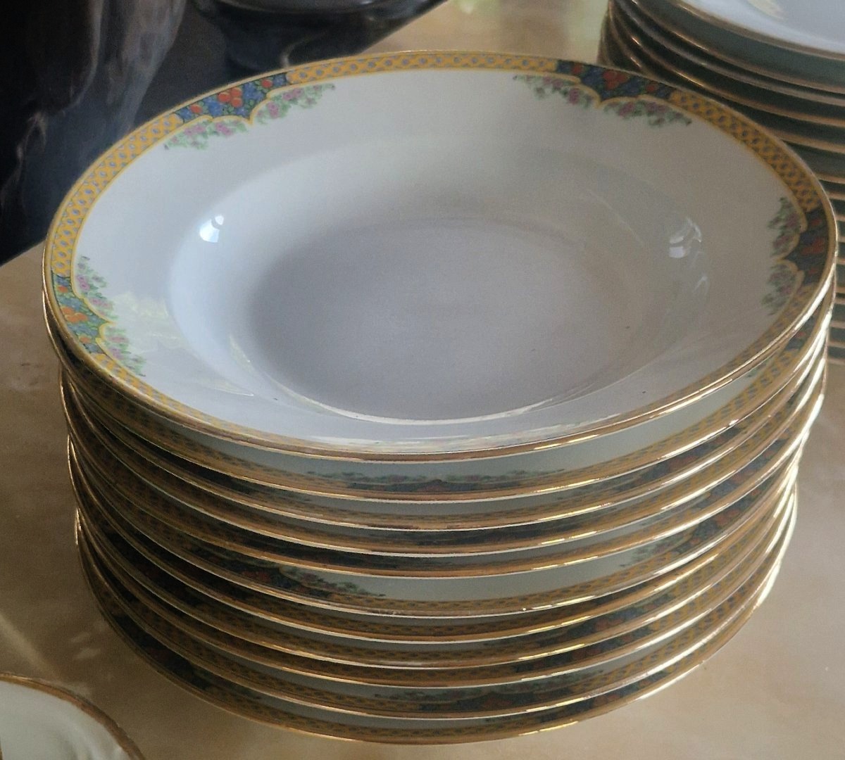  Service de Table en Porcelaine de LIMOGES – F. LEGRAND – Circa 1920-photo-1