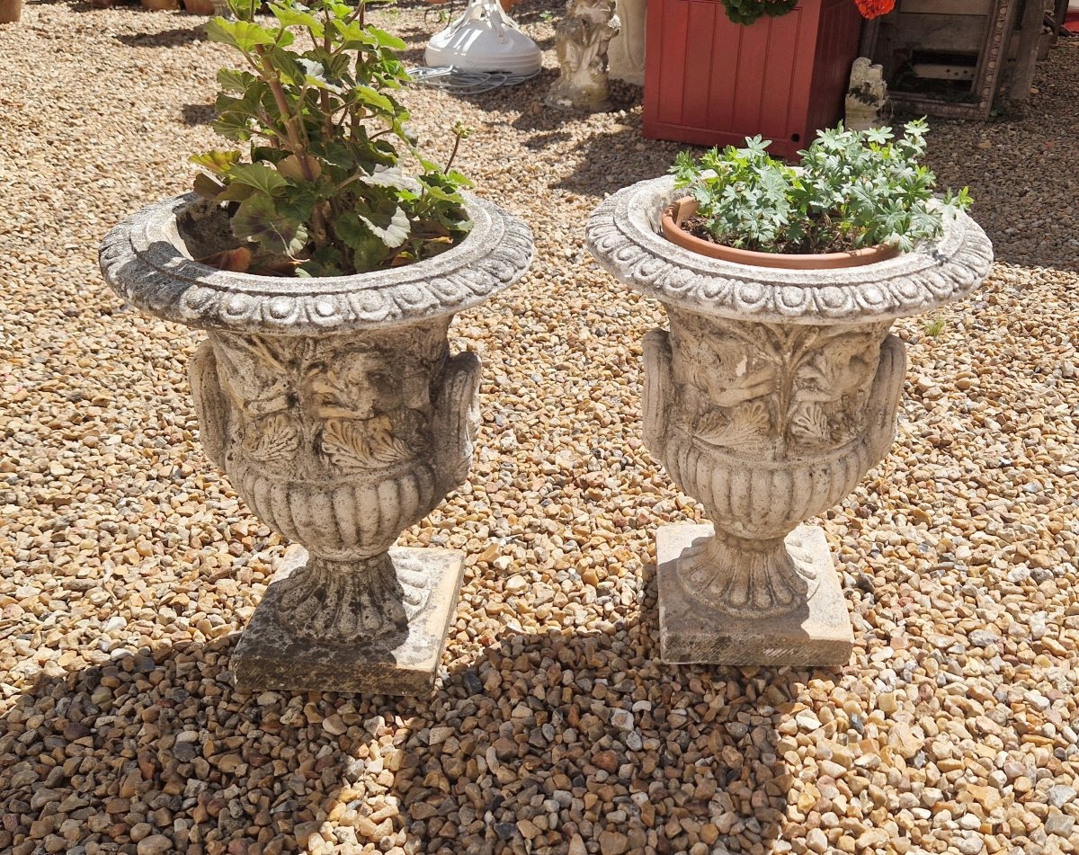 Paire de vases Médicis en pierre reconstitué XXe-photo-2