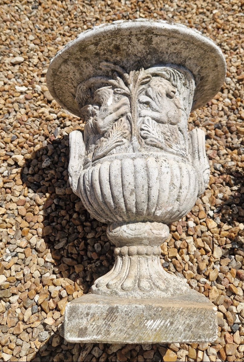 Paire de vases Médicis en pierre reconstitué XXe-photo-4