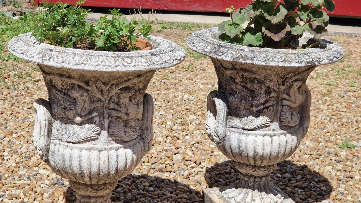 Paire de vases Médicis en pierre reconstitué XXe-photo-1