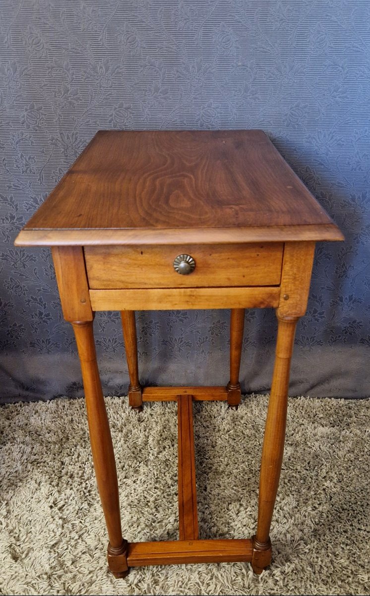 Table d'appoint en merisier XXe