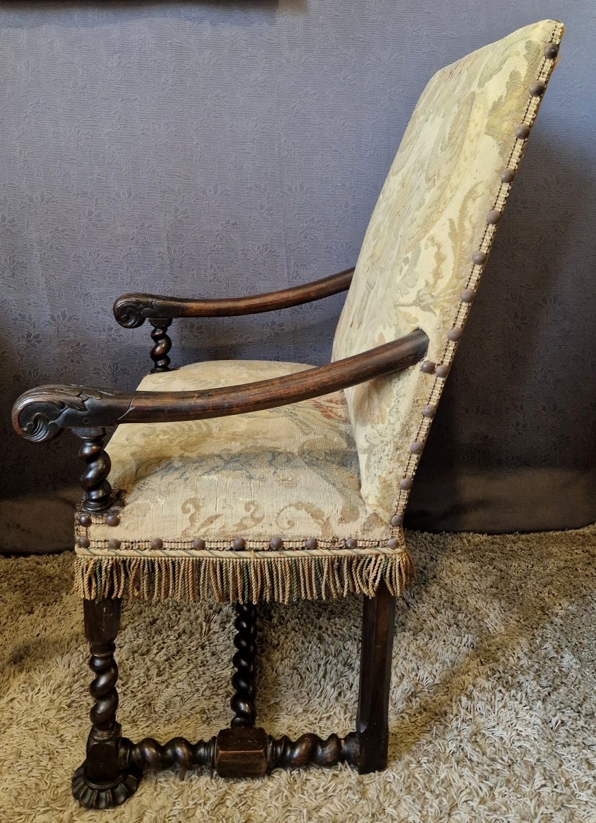 Fauteuil de style Louis XIII-photo-4