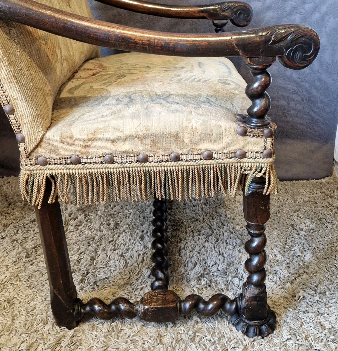 Fauteuil de style Louis XIII-photo-3