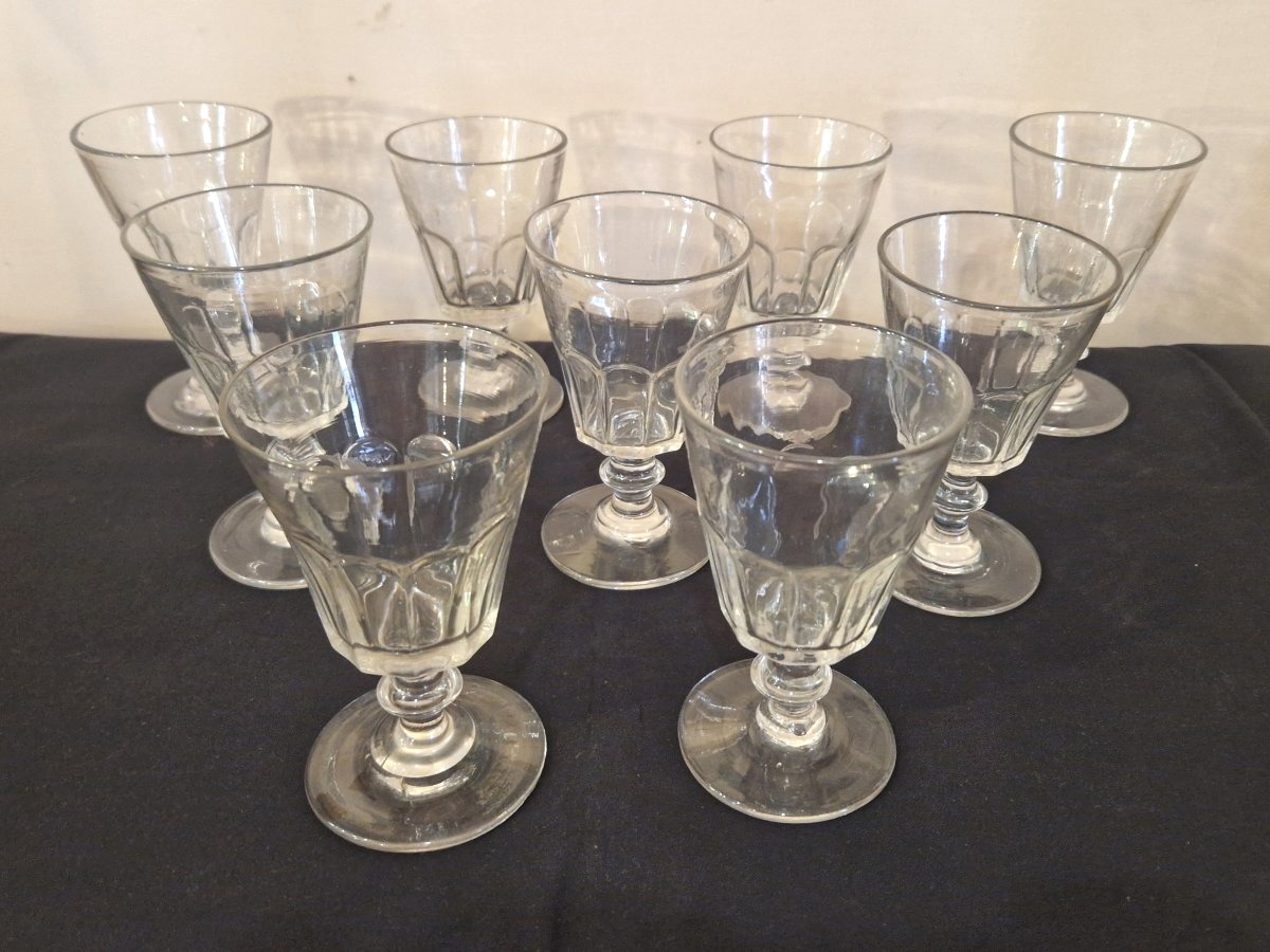 9 verres à vin XIXe