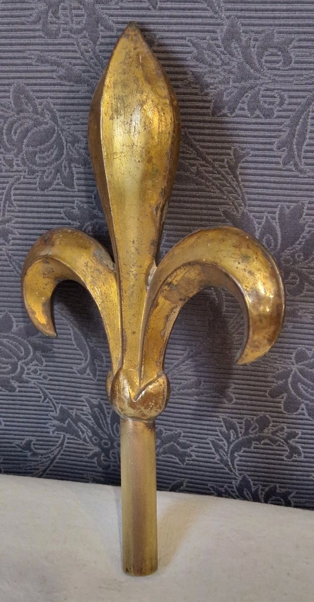 Pique d'étendard religieux - Fleur de lys-photo-1
