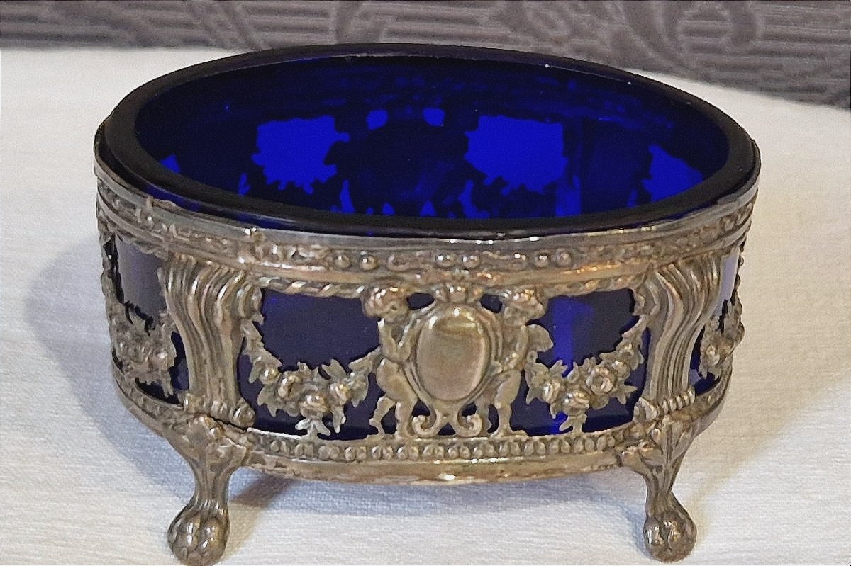 Solid Silver Salt Cellar With Putti Decorations