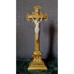 Crucifix En Bois Doré