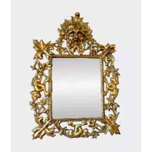 Miroir en bronze doré de style rocaille