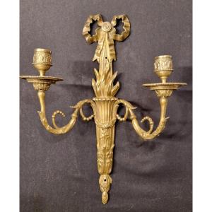 Applique en bronze doré de style Louis XVI.