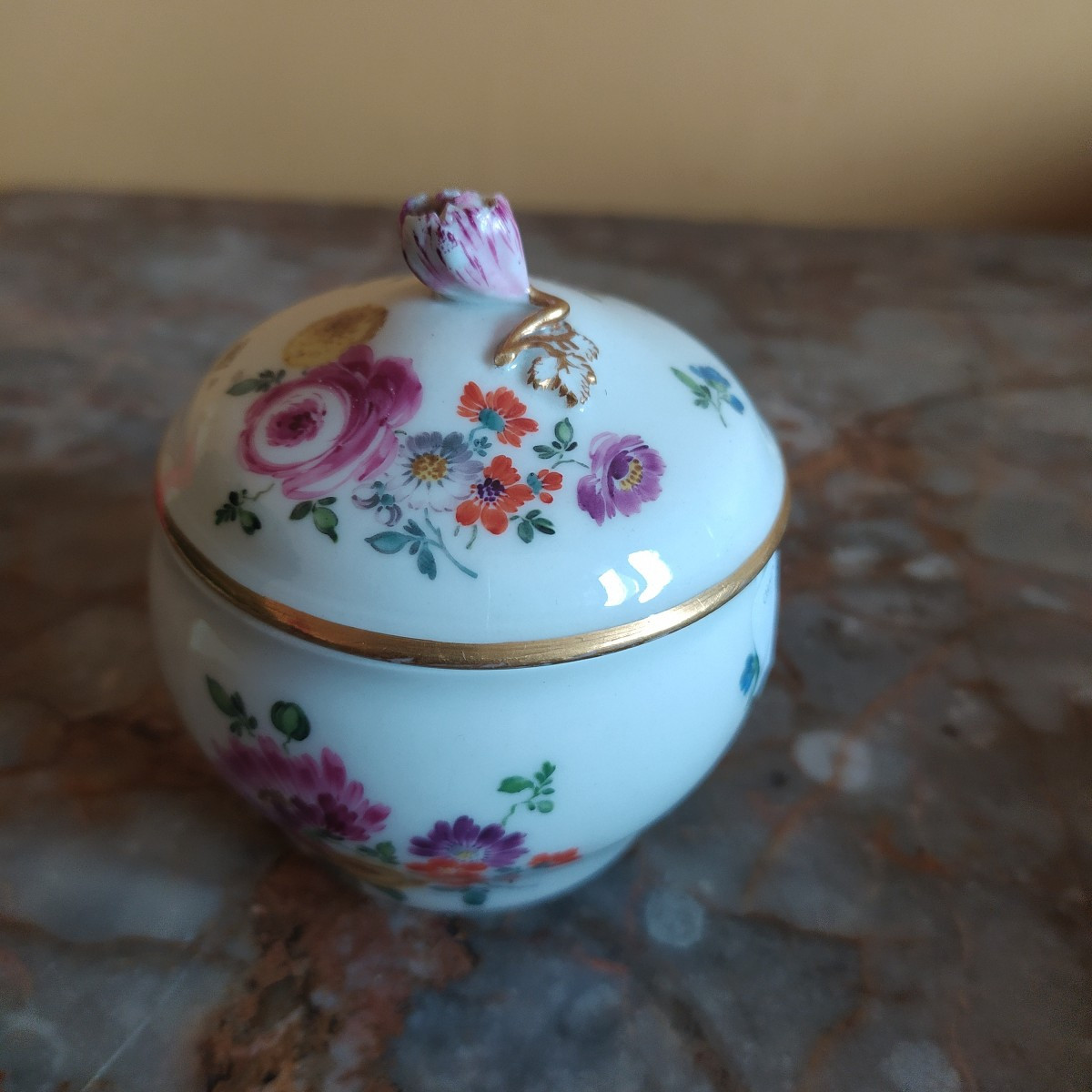 Meissen Porcelain Sugar Bowl From The 18th Century.-photo-2