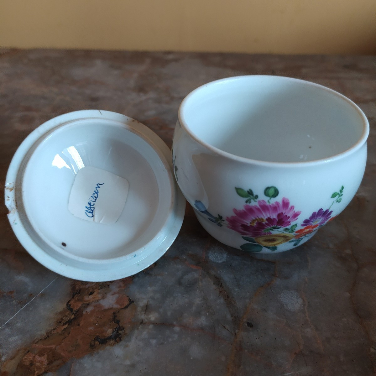 Meissen Porcelain Sugar Bowl From The 18th Century.-photo-3
