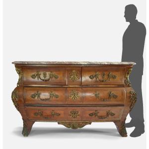 Grande Commode Galbée De Style Louis XV, Seconde Moitié Du 19ème Siècle