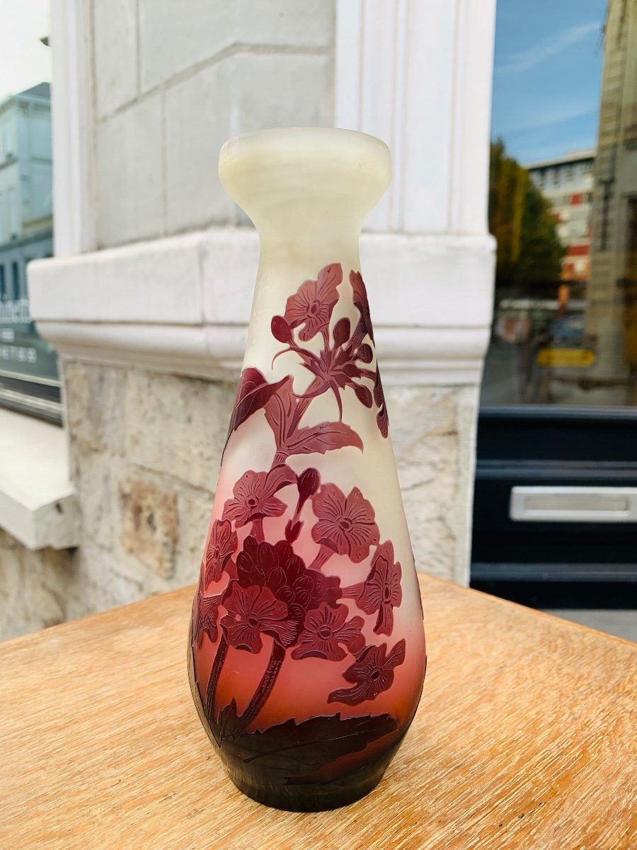 Grand vase à talon vert signé GALLÉ - SA - Antiquités décoration