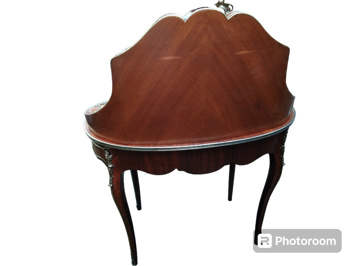 Desk-photo-4