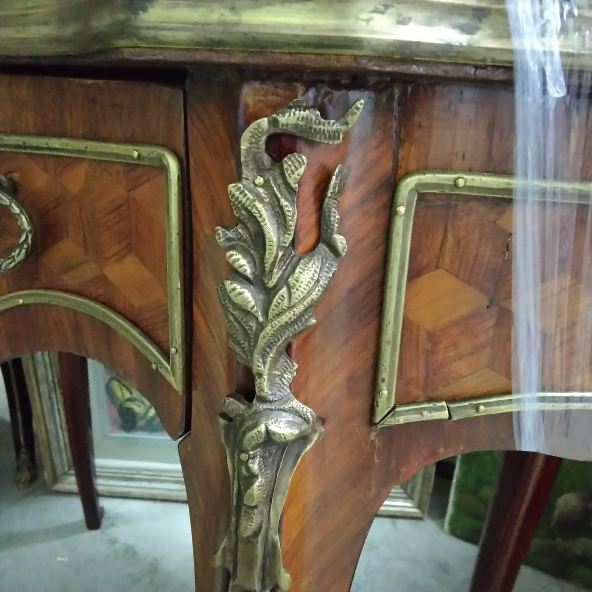 Desk-photo-4