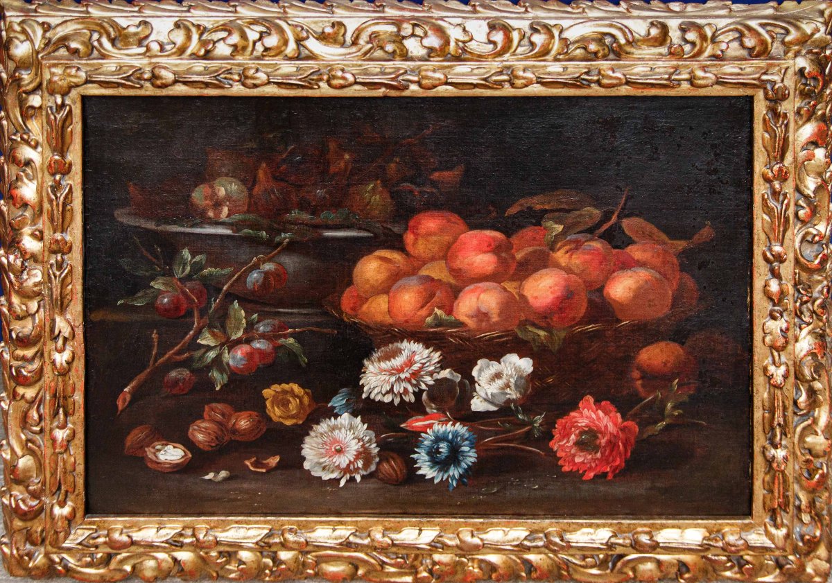 Nature morte avec figues, pêches, raisins et fleurs-photo-4