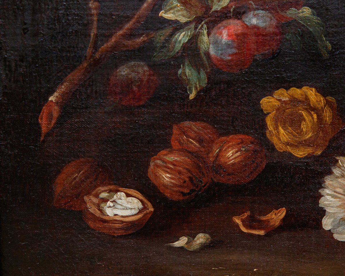 Nature morte avec figues, pêches, raisins et fleurs-photo-4