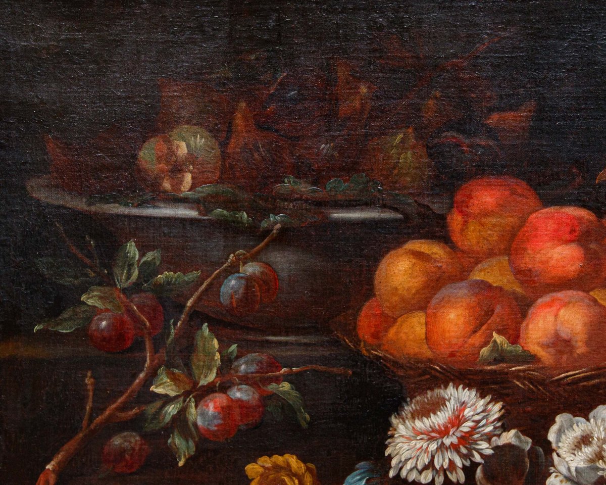 Nature morte avec figues, pêches, raisins et fleurs-photo-5