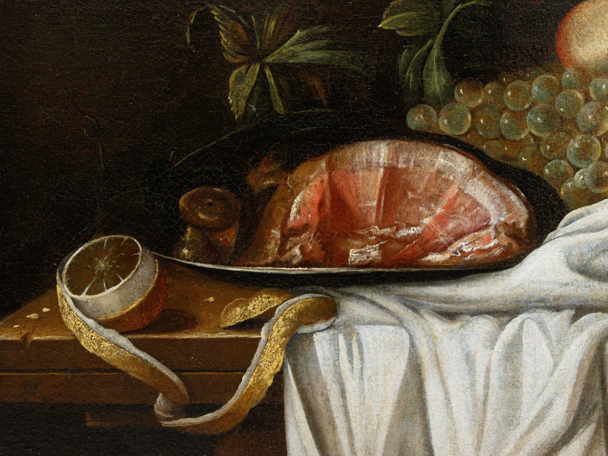 Disciple de G. van Deynum, Nature morte avec viande, fruits et un Nautilus-photo-1