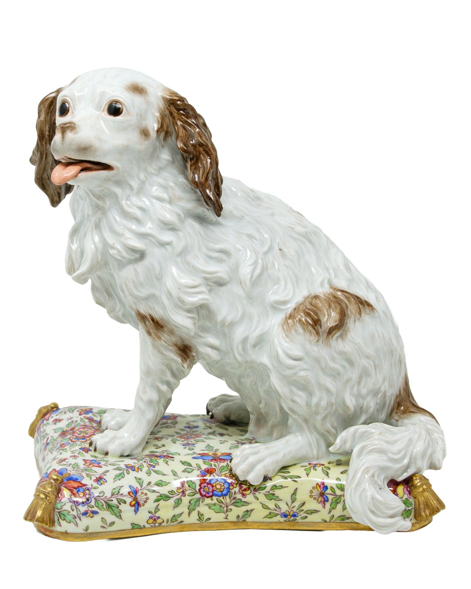 Porcelaine de Meissen, seconde moitié du XVIIIe siècle, Chiot de Bolognaise sur un coussin-photo-2