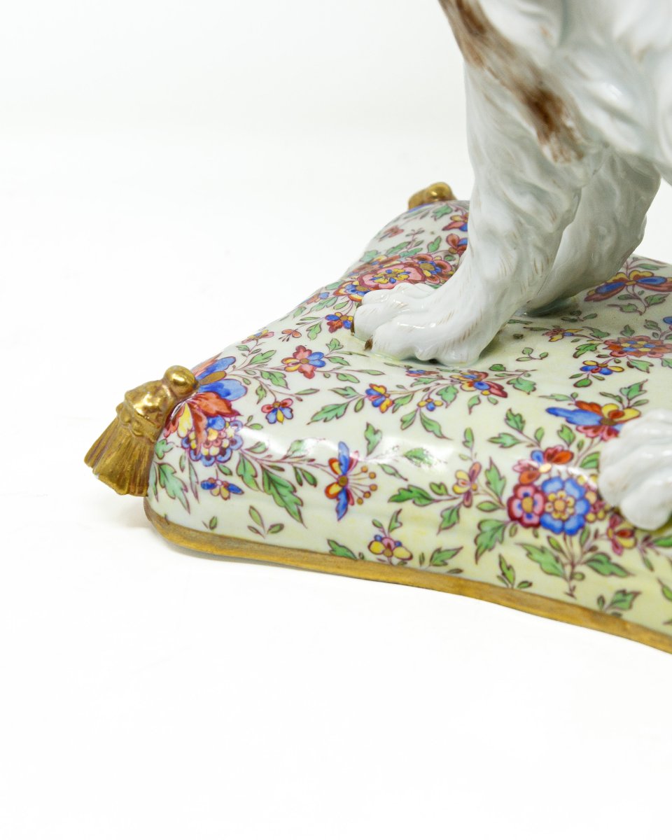 Porcelaine de Meissen, seconde moitié du XVIIIe siècle, Chiot de Bolognaise sur un coussin-photo-6