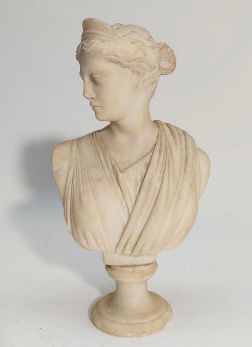 Marble Bust Sculpture On Pedestal Representing Draped Diana, Antique-19th Century-photo-1