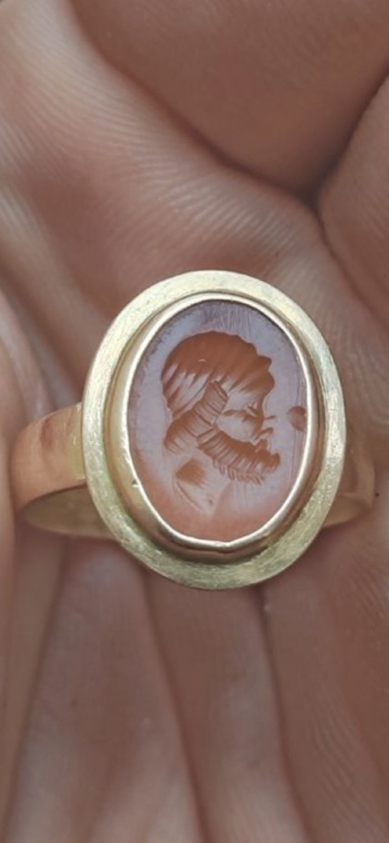 Bague en or à intaille en cornaline, XIXᵉ siècle (ou antérieur?) - Antique-photo-1