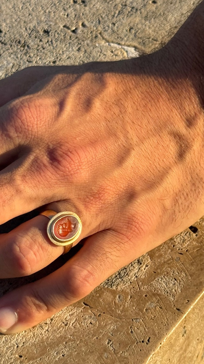 Bague en or à intaille en cornaline, XIXᵉ siècle (ou antérieur?) - Antique-photo-2