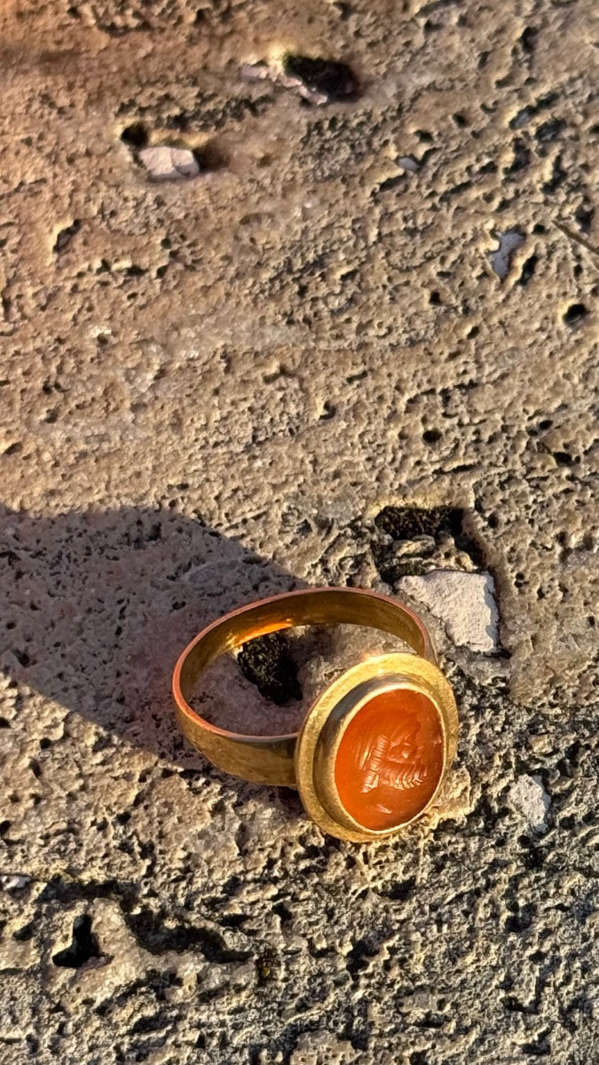 Bague en or à intaille en cornaline, XIXᵉ siècle (ou antérieur?) - Antique