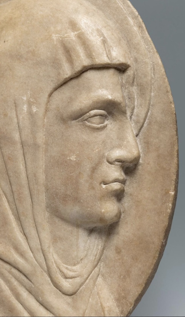 Vierge Voilée en Médaillon–Albâtre-Femme-Piédouche-Sculpture-Travail ancien (au moins XIXe )-photo-2