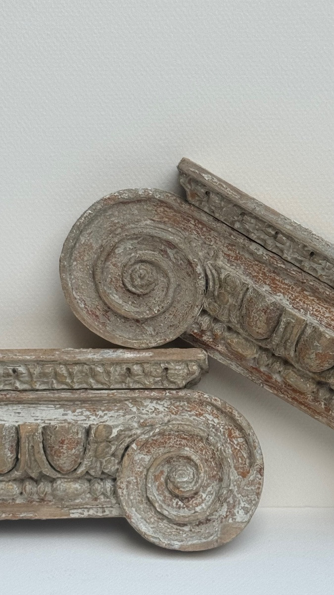 Paire d’appliques murales en bois sculpté–Chapiteaux ioniques fragmentaires–Antique-photo-2