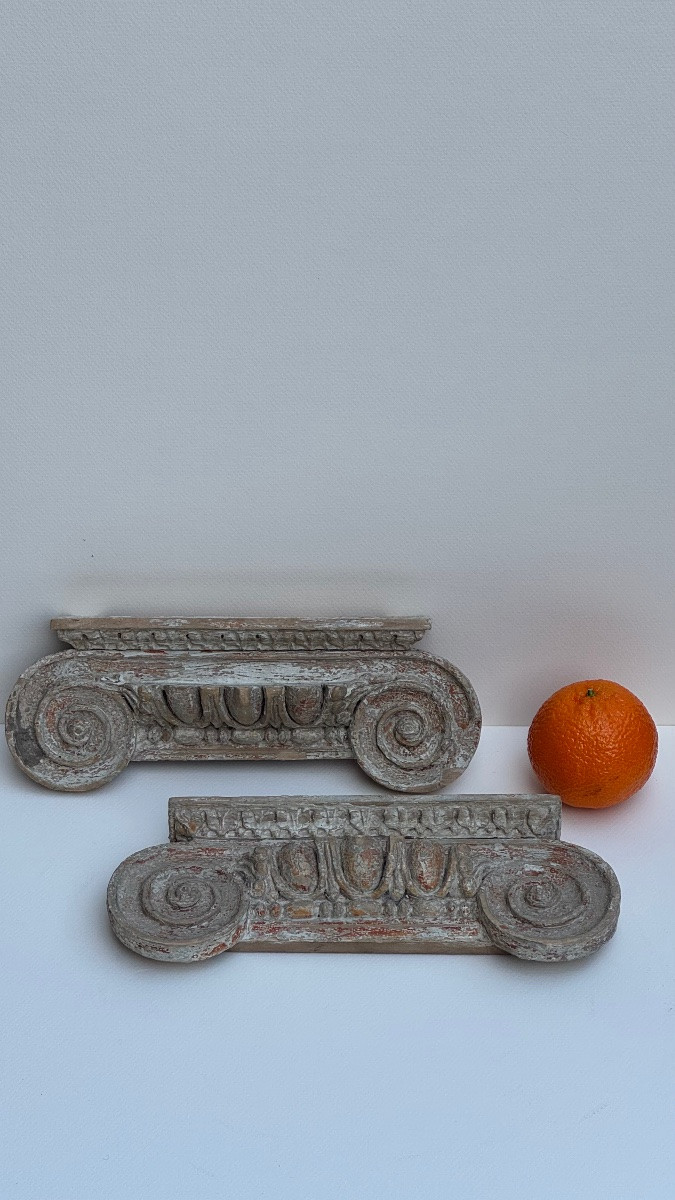 Paire d’appliques murales en bois sculpté–Chapiteaux ioniques fragmentaires–Antique-photo-1