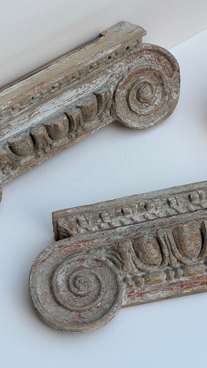 Paire d’appliques murales en bois sculpté–Chapiteaux ioniques fragmentaires–Antique-photo-3