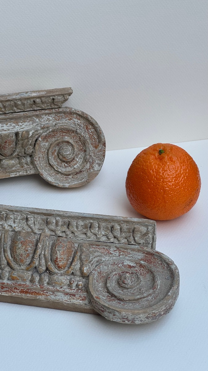 Paire d’appliques murales en bois sculpté–Chapiteaux ioniques fragmentaires–Antique-photo-4