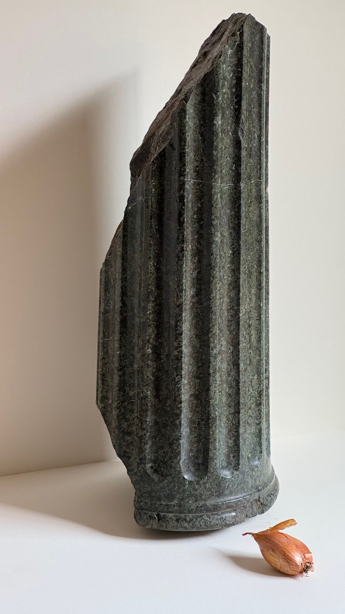 Fragment de colonne cannelée en serpentine marbre vert, goût de l'Antique-photo-4