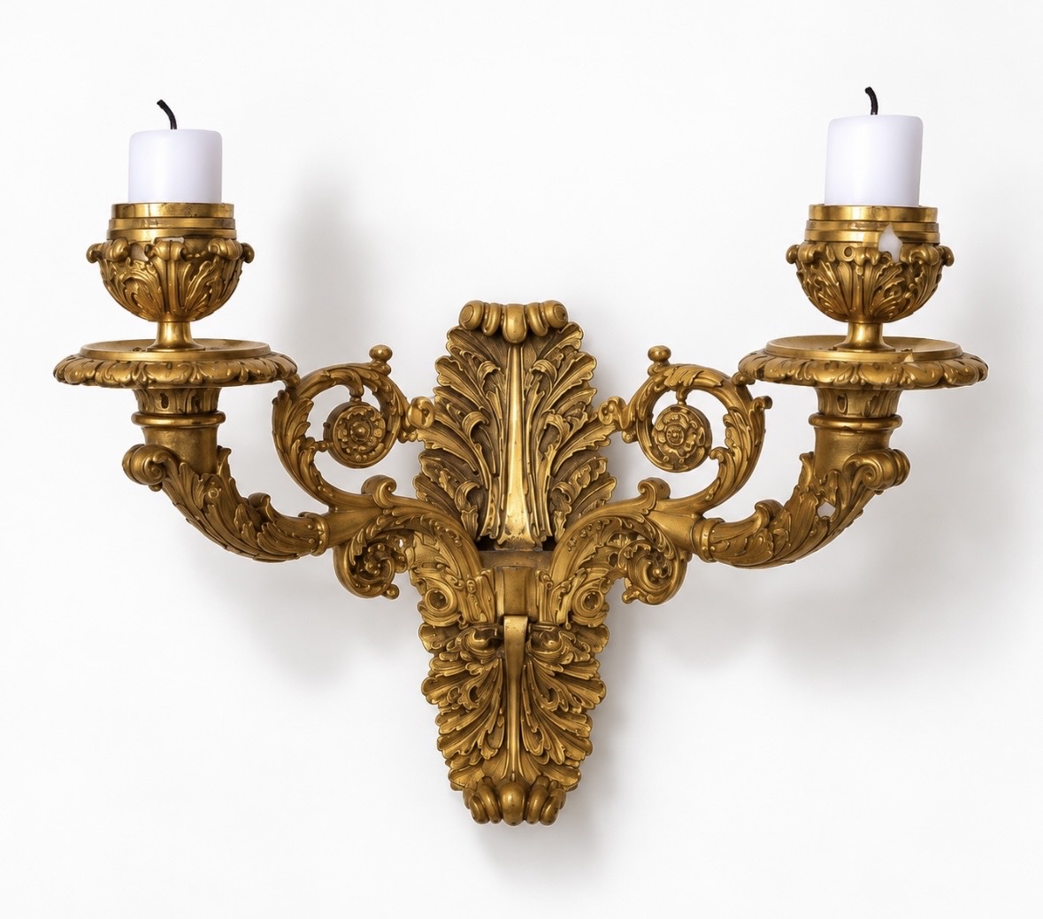 Pair Of Two-armed Wall Sconces In Gilded Bronze  - Restoration-photo-2