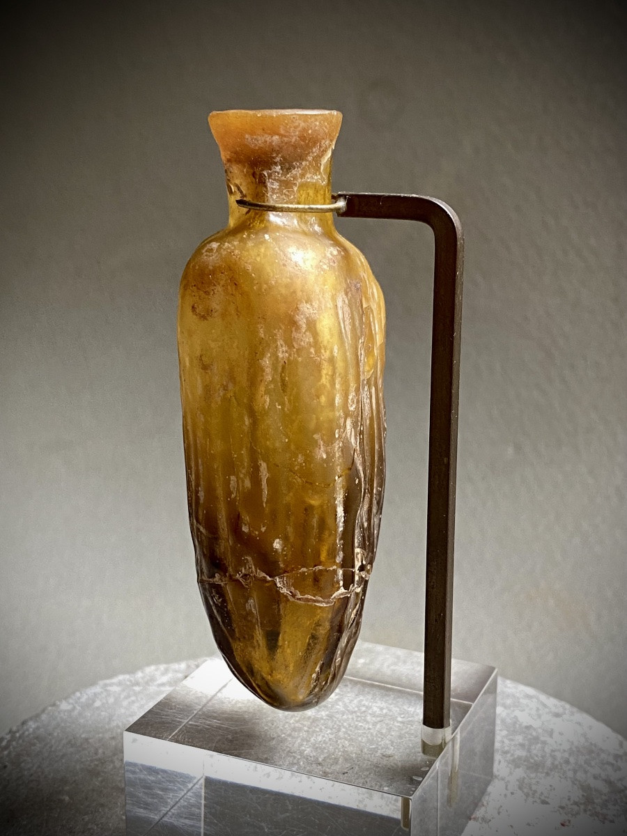 Falcon en verre ambré romain antique en forme de datte ,  dit « DATE FLASK » , orient romain -photo-4