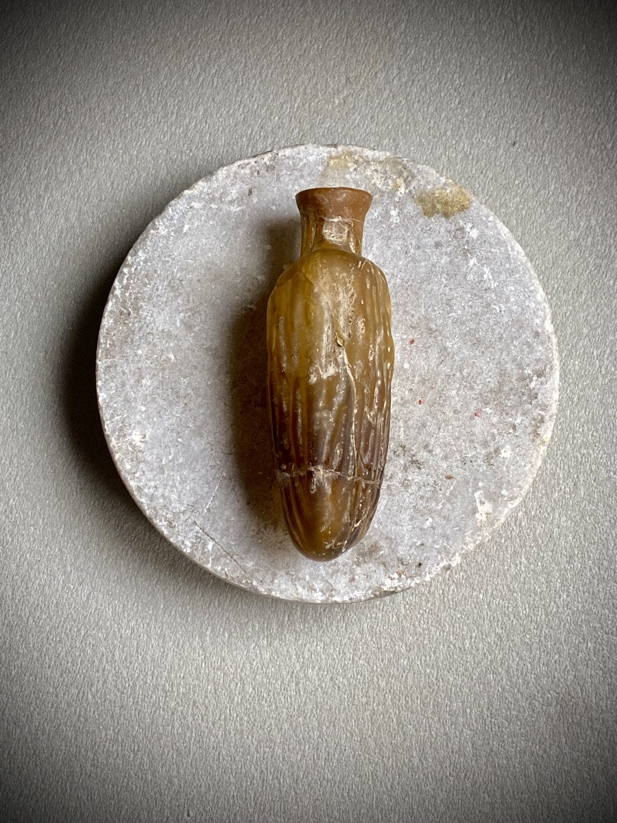 Falcon en verre ambré romain antique en forme de datte ,  dit « DATE FLASK » , orient romain -photo-5