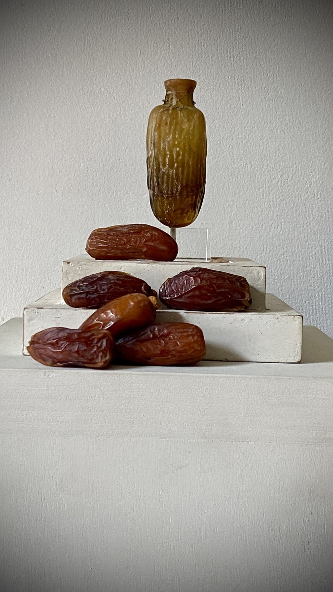 Falcon en verre ambré romain antique en forme de datte ,  dit « DATE FLASK » , orient romain -photo-7