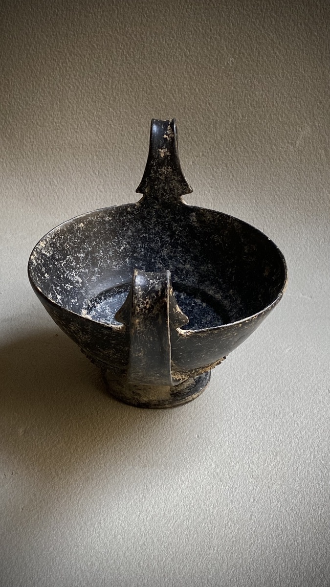 Bucchero Kantharos, Etruria, Italy, 7th–6th Centuries B.c., Ancient Greek-etruscan Vase-photo-1