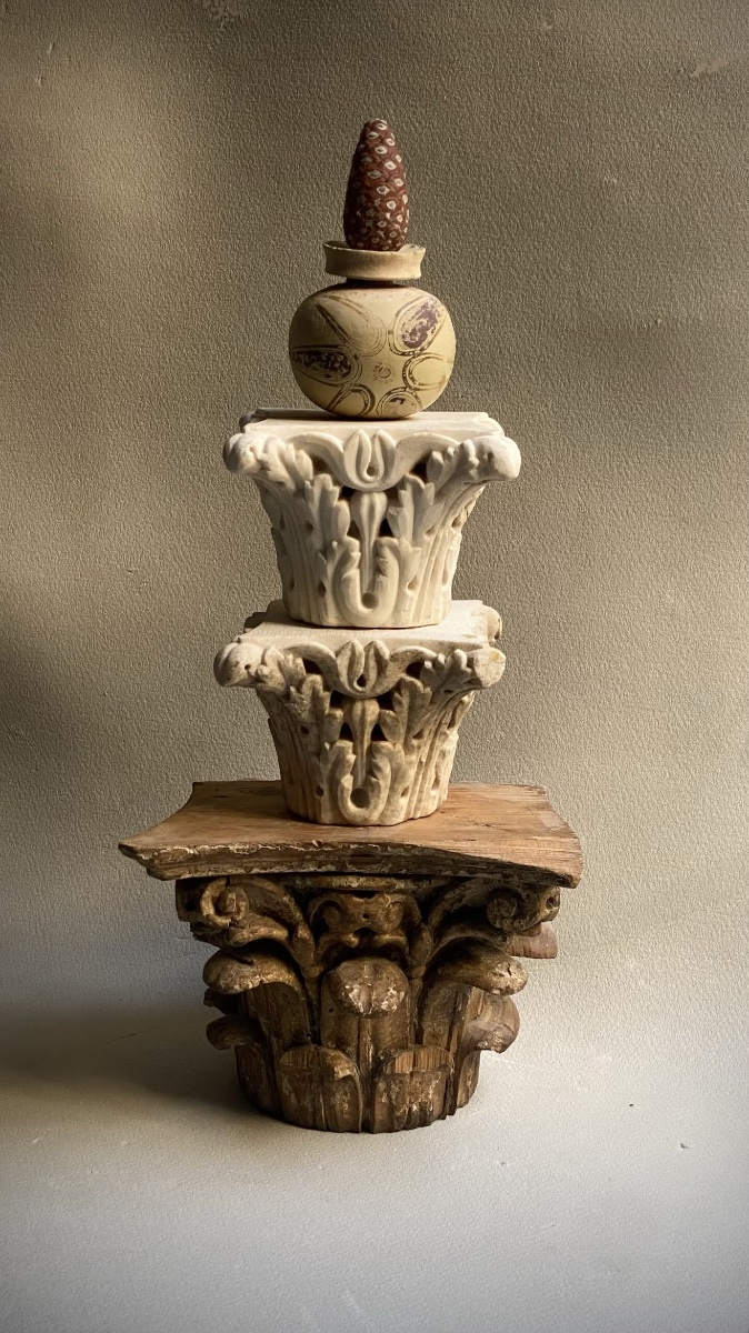 Pair Of Corinthian Capitals In Marble, Modeled After Ancient Examples, With A Base -photo-8
