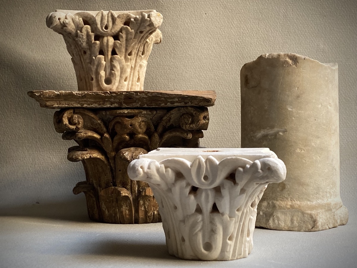 Pair Of Corinthian Capitals In Marble, Modeled After Ancient Examples, With A Base 