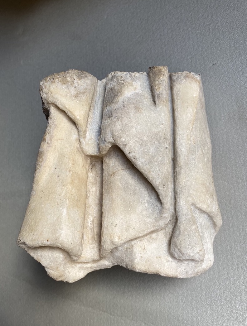 Fragment Of A Drapery In Ancient Roman Marble -photo-2