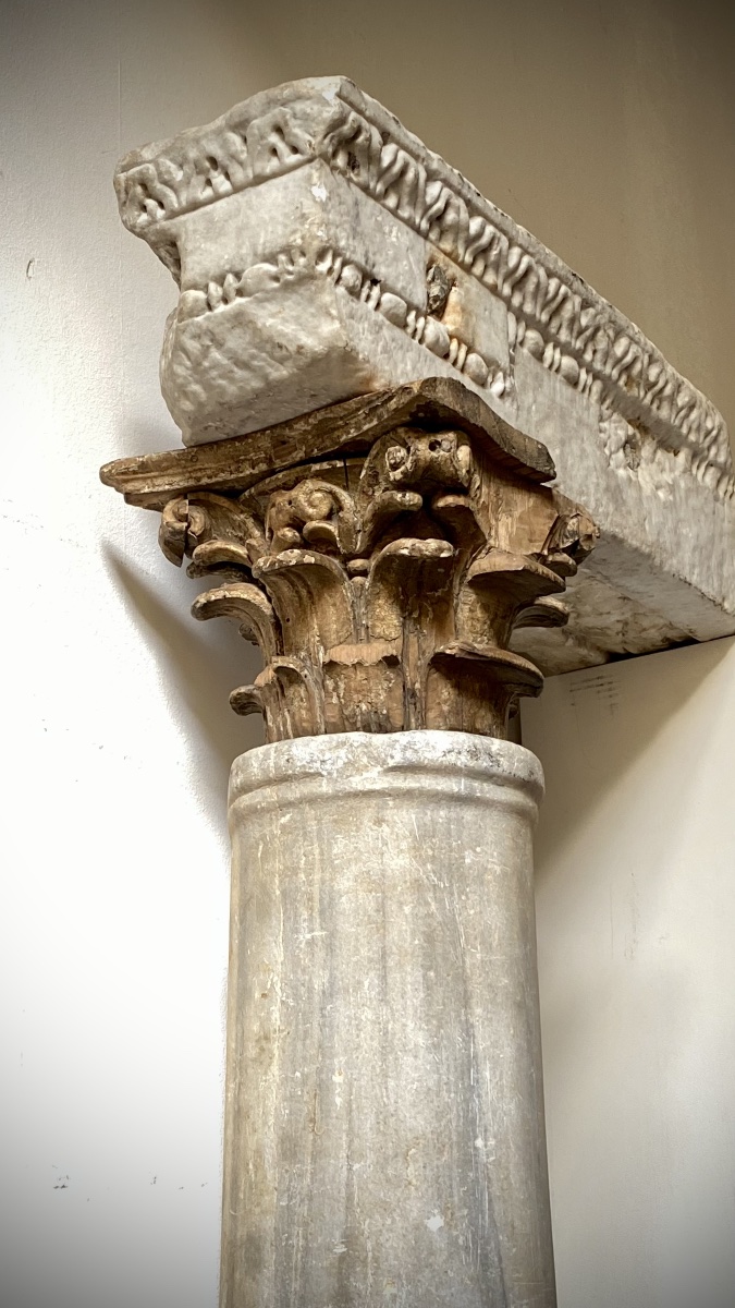 Grand fragment d’architrave  antique en marbre sculpté en frise Art romain IIe s-photo-4