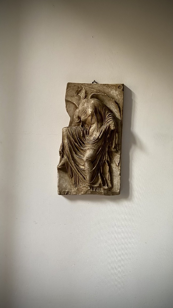 Nike Removing Her Sandal; Bas-relief In Patinated Plaster, Based On The Ancient Greek Marble Sculpture From The Grand Tour-photo-3