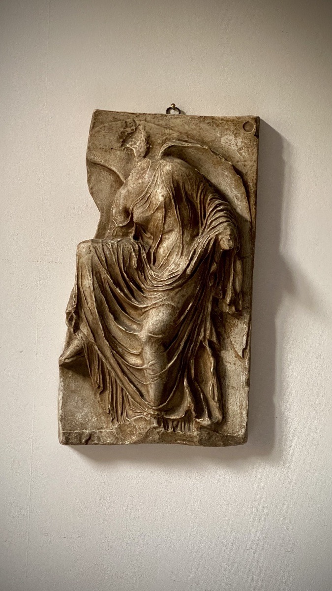 Nike Removing Her Sandal; Bas-relief In Patinated Plaster, Based On The Ancient Greek Marble Sculpture From The Grand Tour-photo-4