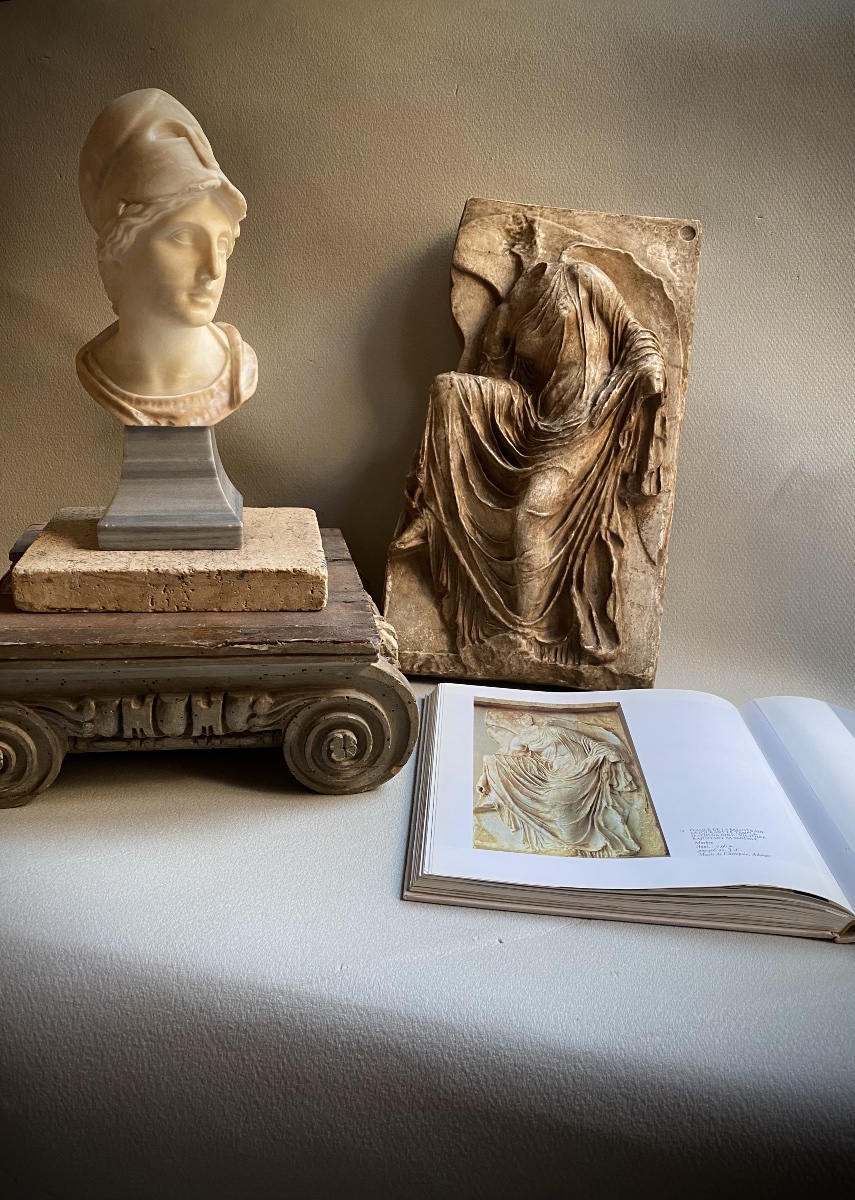 Nike Removing Her Sandal; Bas-relief In Patinated Plaster, Based On The Ancient Greek Marble Sculpture From The Grand Tour-photo-2