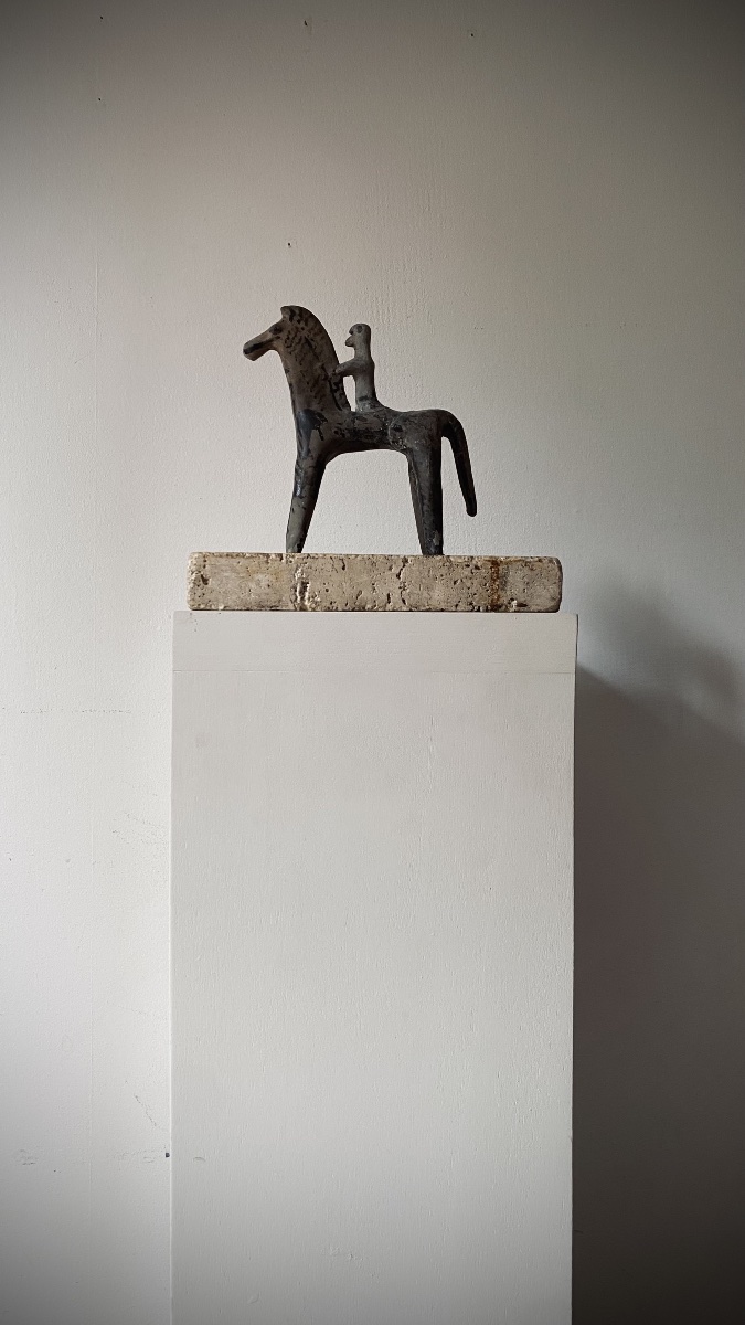 DEUX CHEVAUX ET  CAVALIERS, FIGURINES en TERRE CUITE, BÉOTIE, GRÈCE ARCHAÏQUE,  VIe SIÈCLE AV.-photo-3