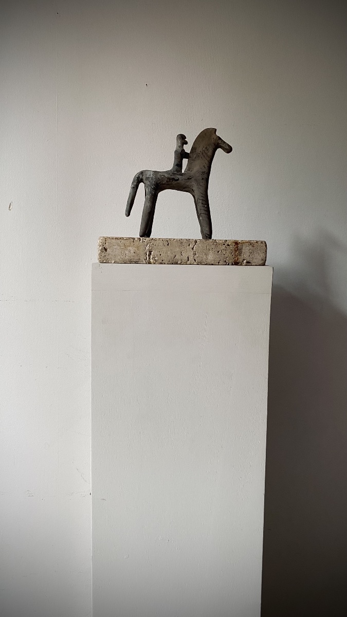 DEUX CHEVAUX ET  CAVALIERS, FIGURINES en TERRE CUITE, BÉOTIE, GRÈCE ARCHAÏQUE,  VIe SIÈCLE AV.-photo-4